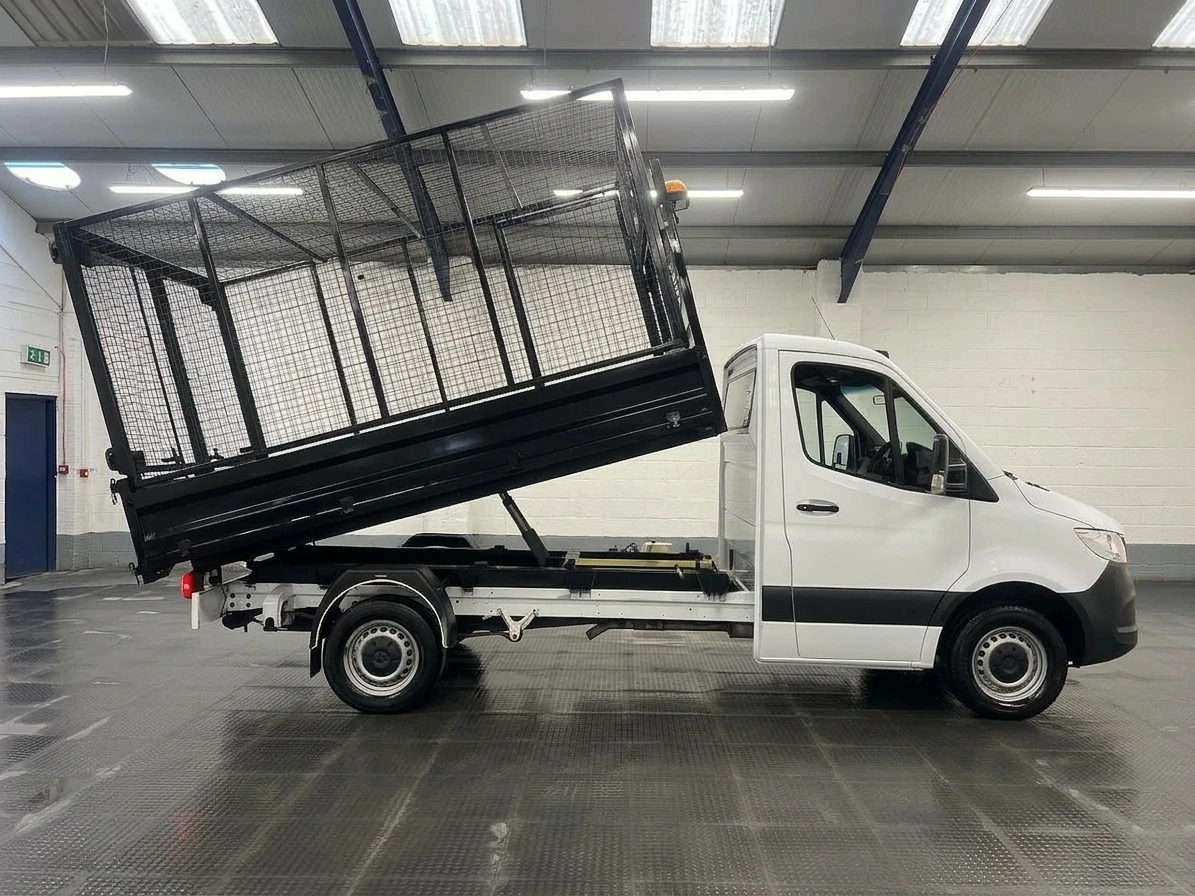 2021 Mercedes-Benz Sprinter Tipper Van — side view