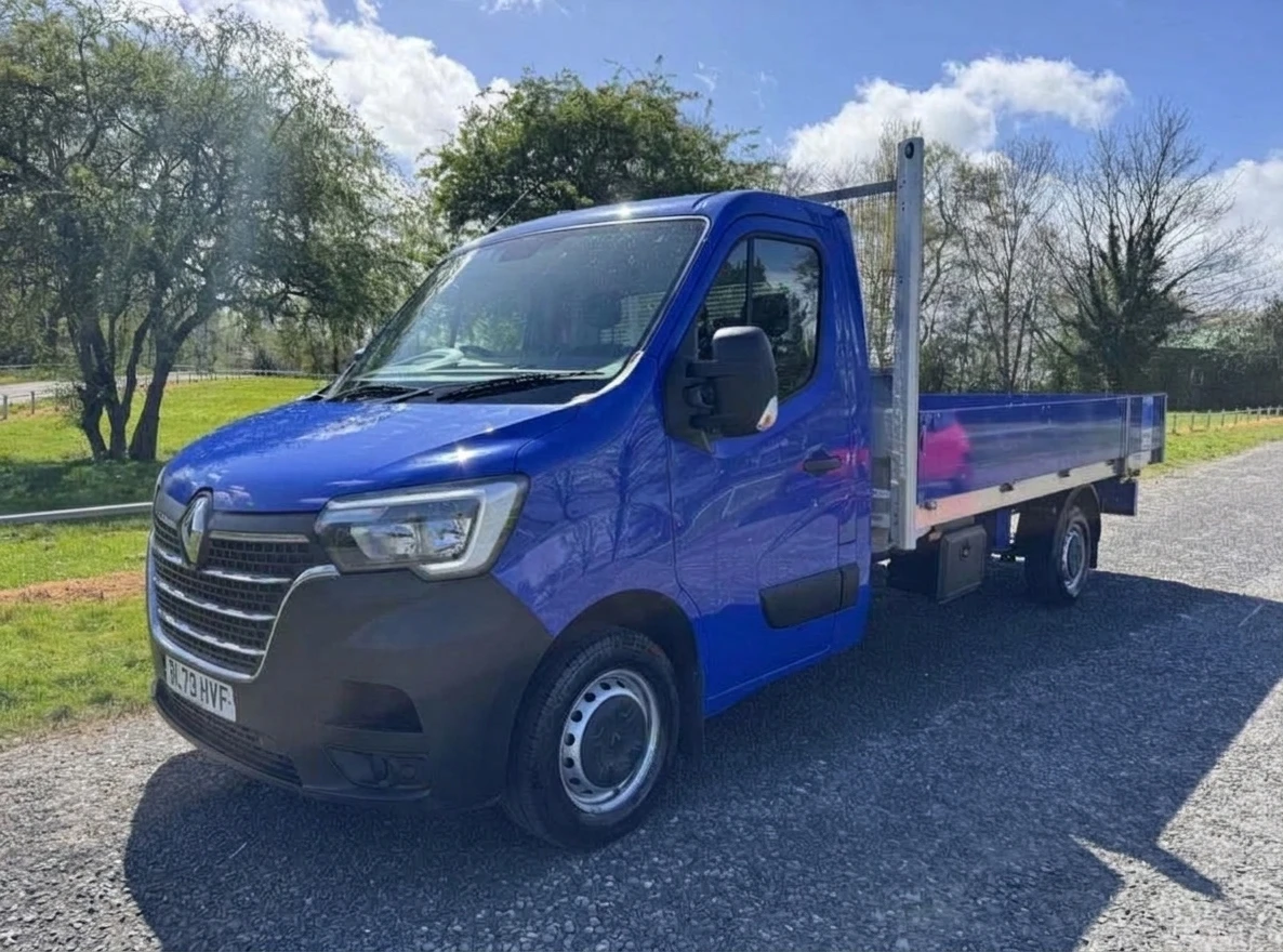 2024 Renault Master Dropside Van — front three-quarter view