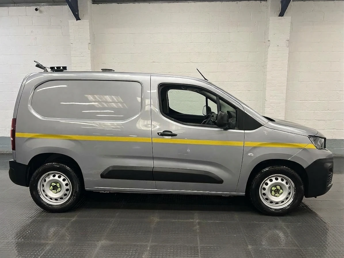 2020 Peugeot Partner Panel Van — side view