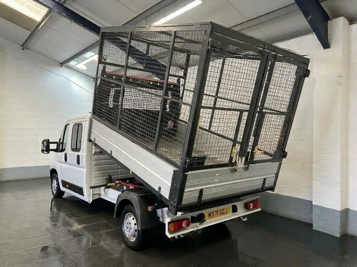 2021 Peugeot Boxer Double Cab Tipper Van — rear three-quarter view