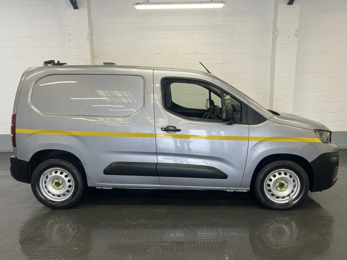2020 Peugeot Partner Panel Van — side view