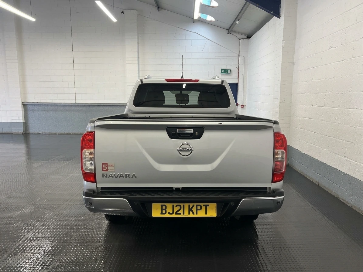 2021 Nissan Navara Double Cab PickUp Van — rear view