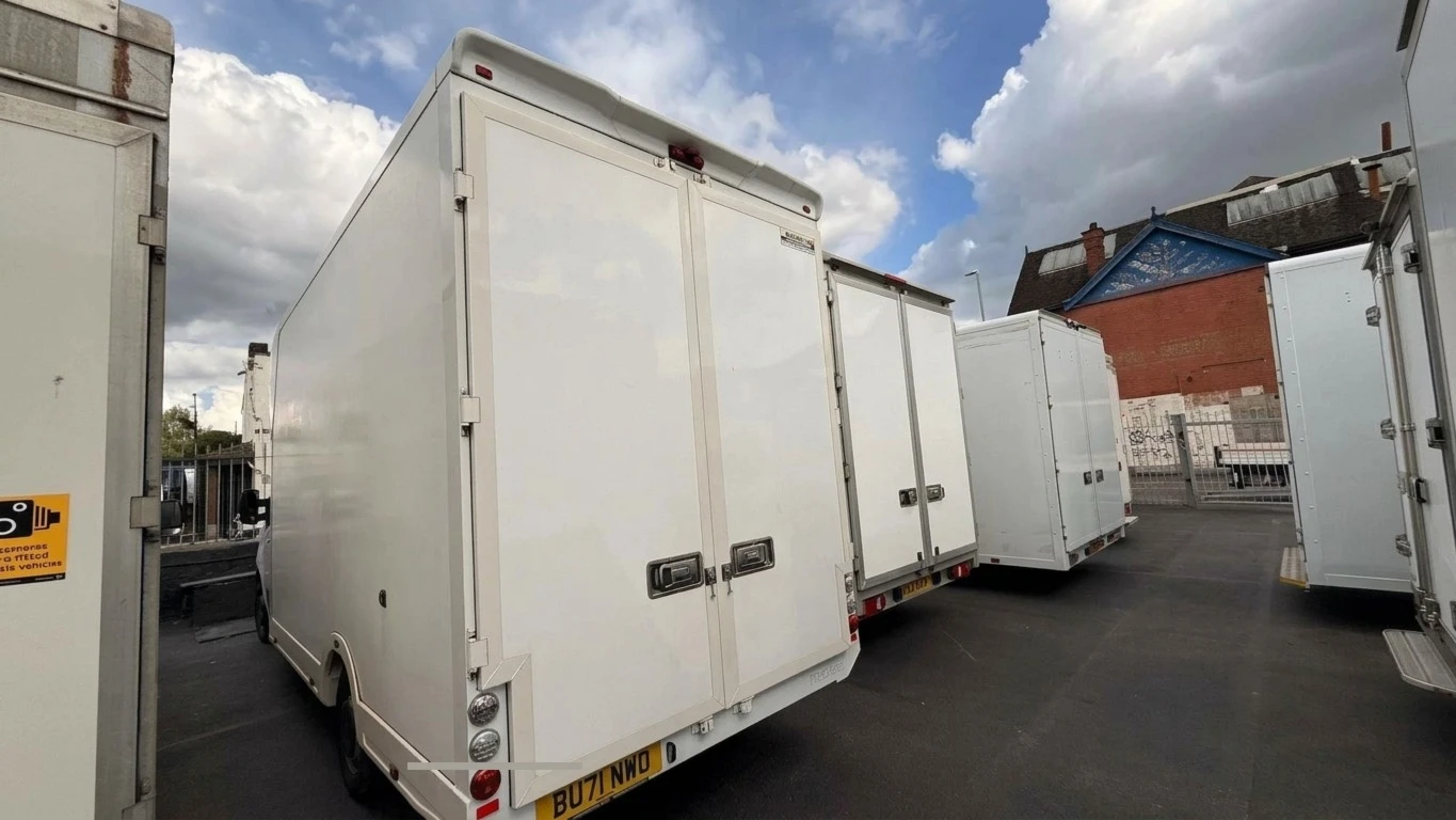 2021 Renault Master Luton Low Loader Van — rear three-quarter view