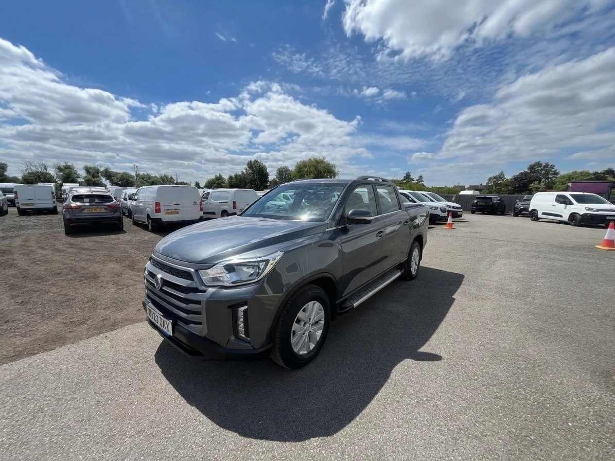 2023 SsangYong Musso Double Cab PickUp Van — front three-quarter view