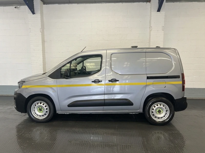 2020 Peugeot Partner Panel Van — side view