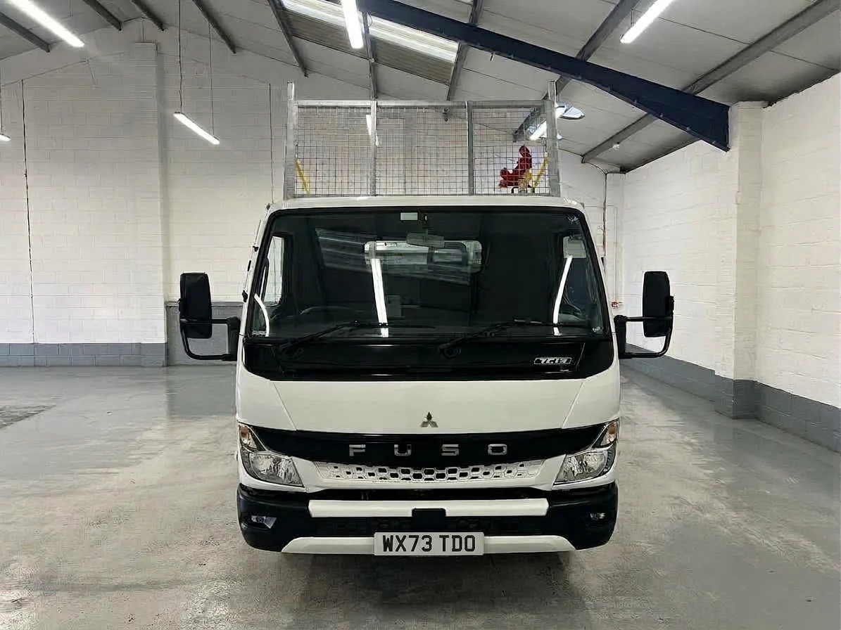 2023 Fuso Canter Tipper Van — front view