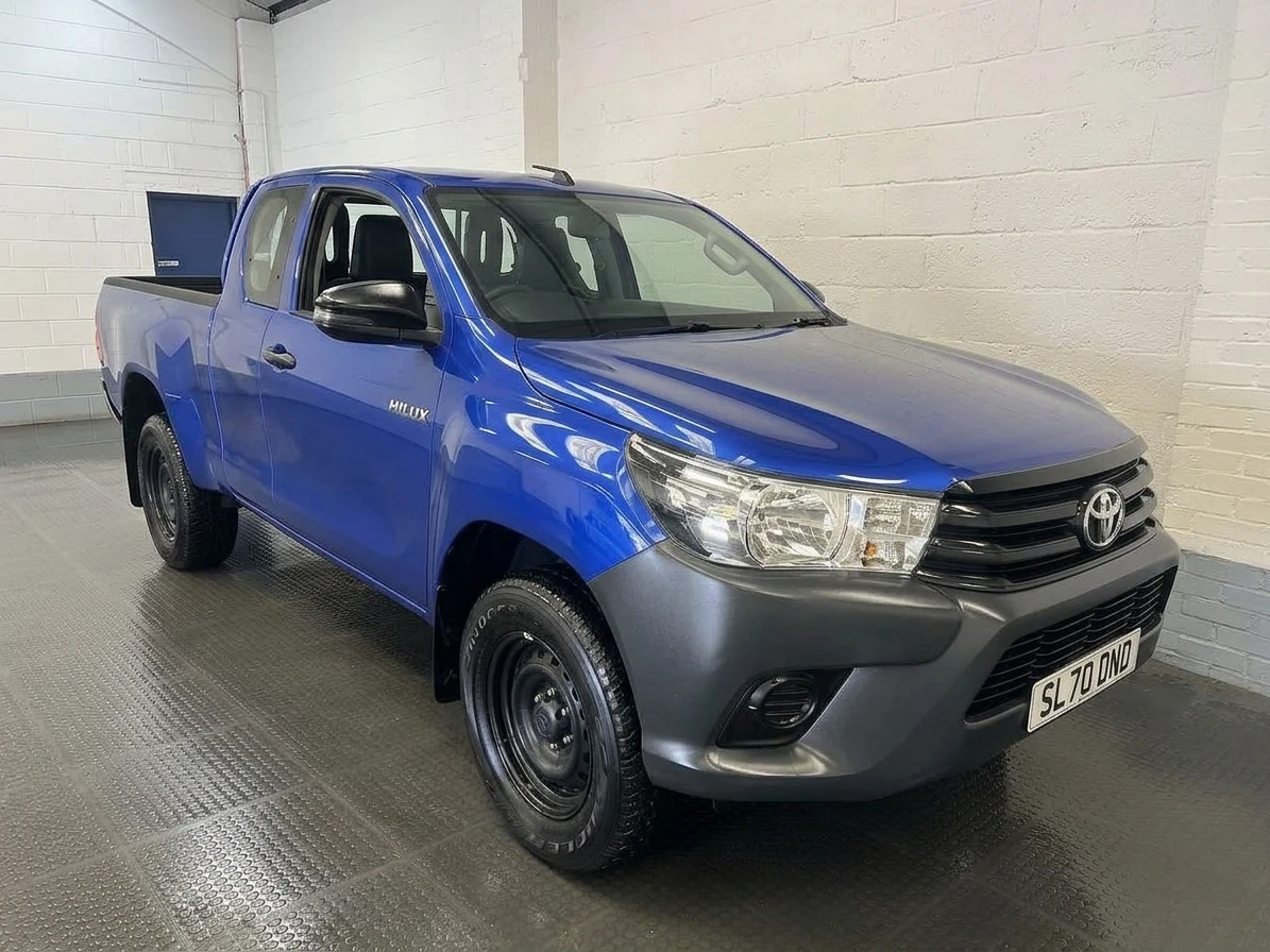 2020 Toyota Hilux Double Cab PickUp Van — front three-quarter view