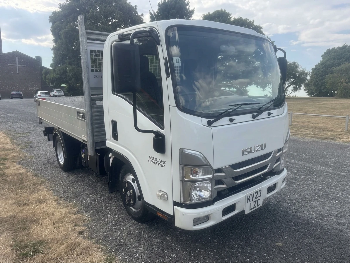 2023 Isuzu Grafter Tipper Van — front three-quarter view