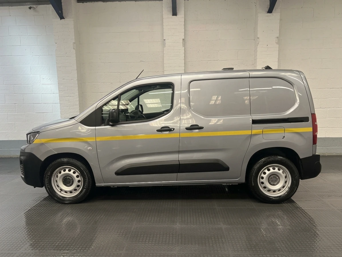 2020 Peugeot Partner Panel Van — side view