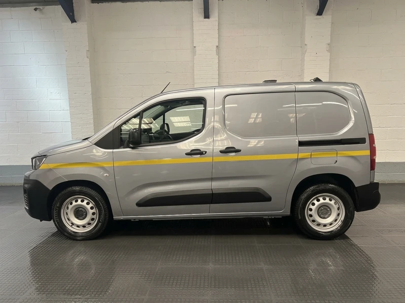 2020 Peugeot Partner Panel Van — side view