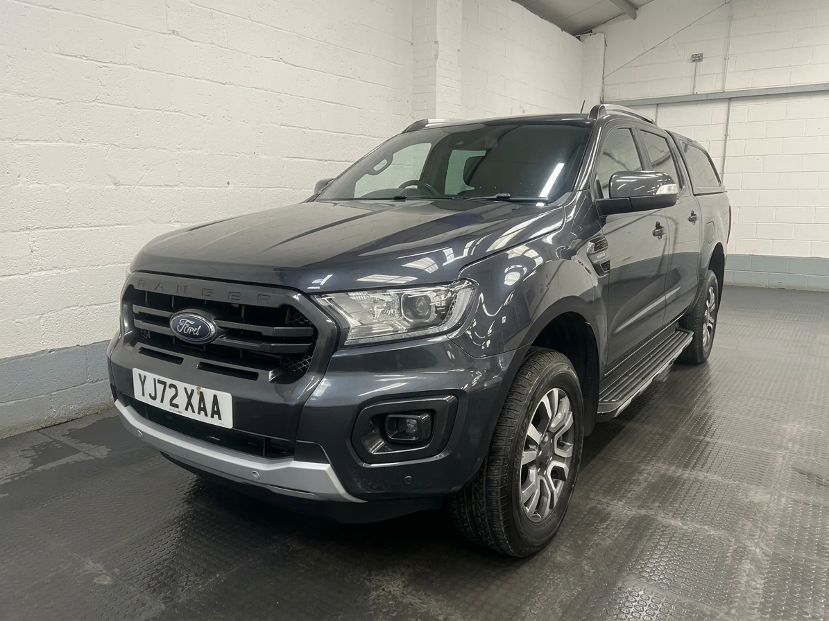 2022 Ford Ranger Double Cab PickUp Van — front three-quarter view