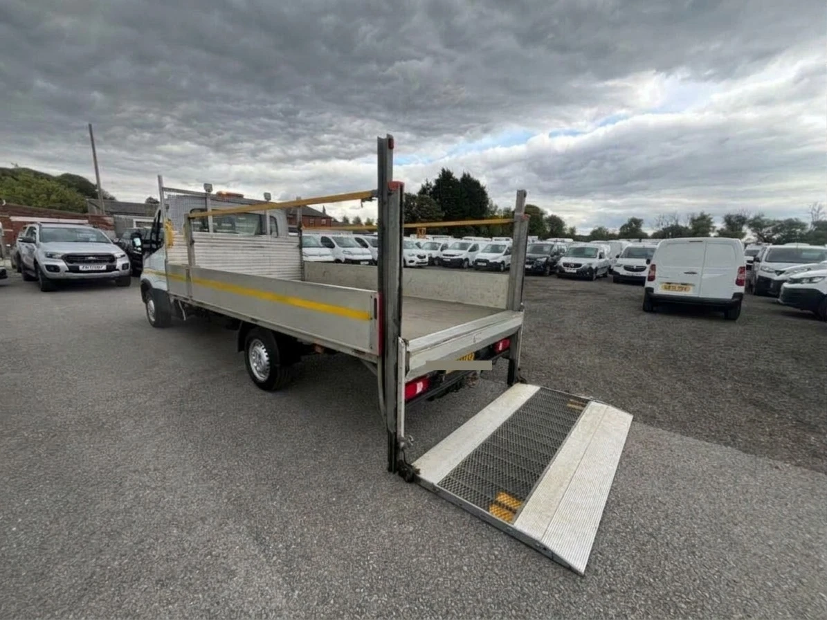 2023 Iveco Daily Dropside Van — rear three-quarter view