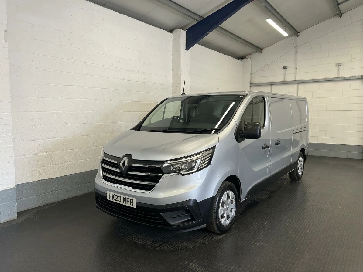 2023 Renault Trafic Panel Van — front three-quarter view