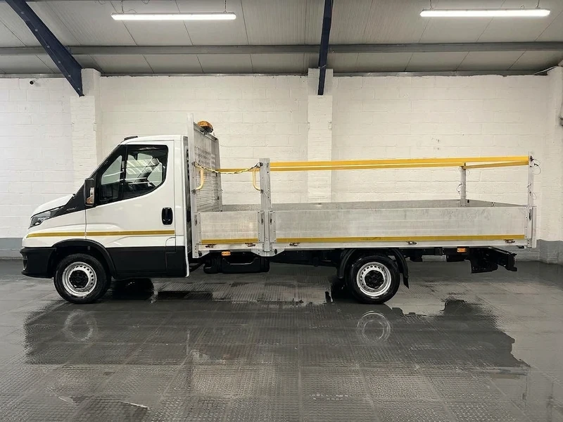2023 Iveco Daily Dropside Van — side view