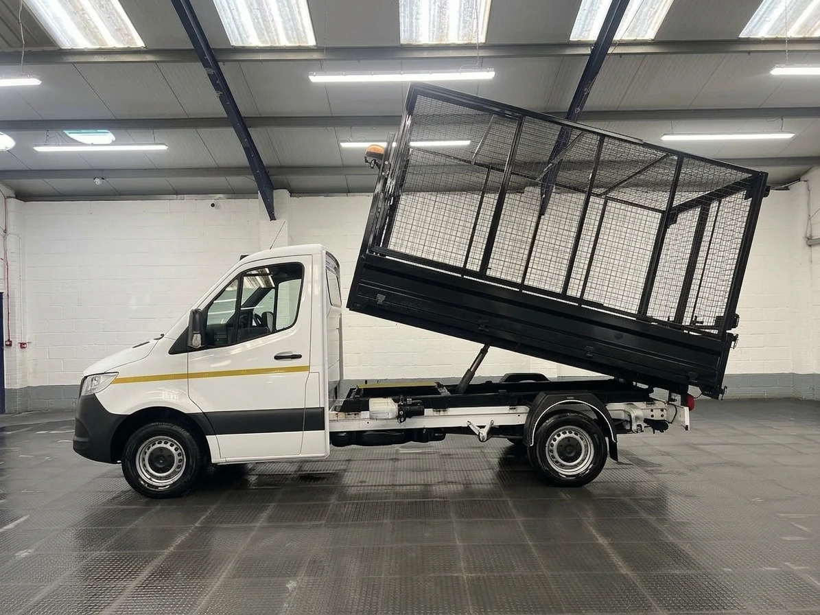 2021 Mercedes-Benz Sprinter Tipper Van — side view