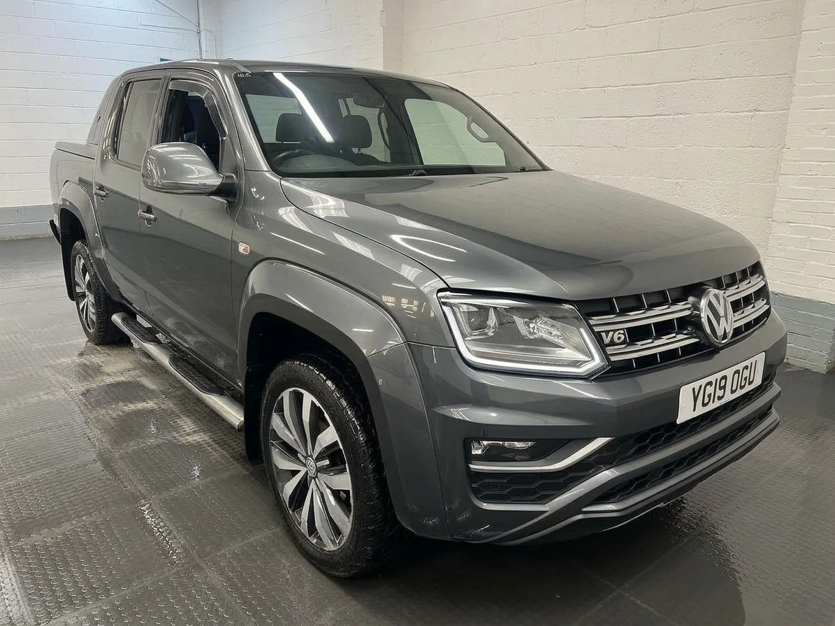 2019 Volkswagen Amarok Double Cab PickUp Van — front three-quarter view