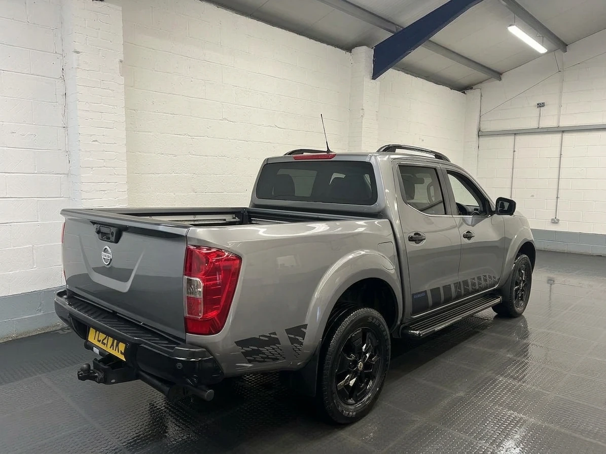 2021 Nissan Navara Double Cab PickUp Van — rear three-quarter view