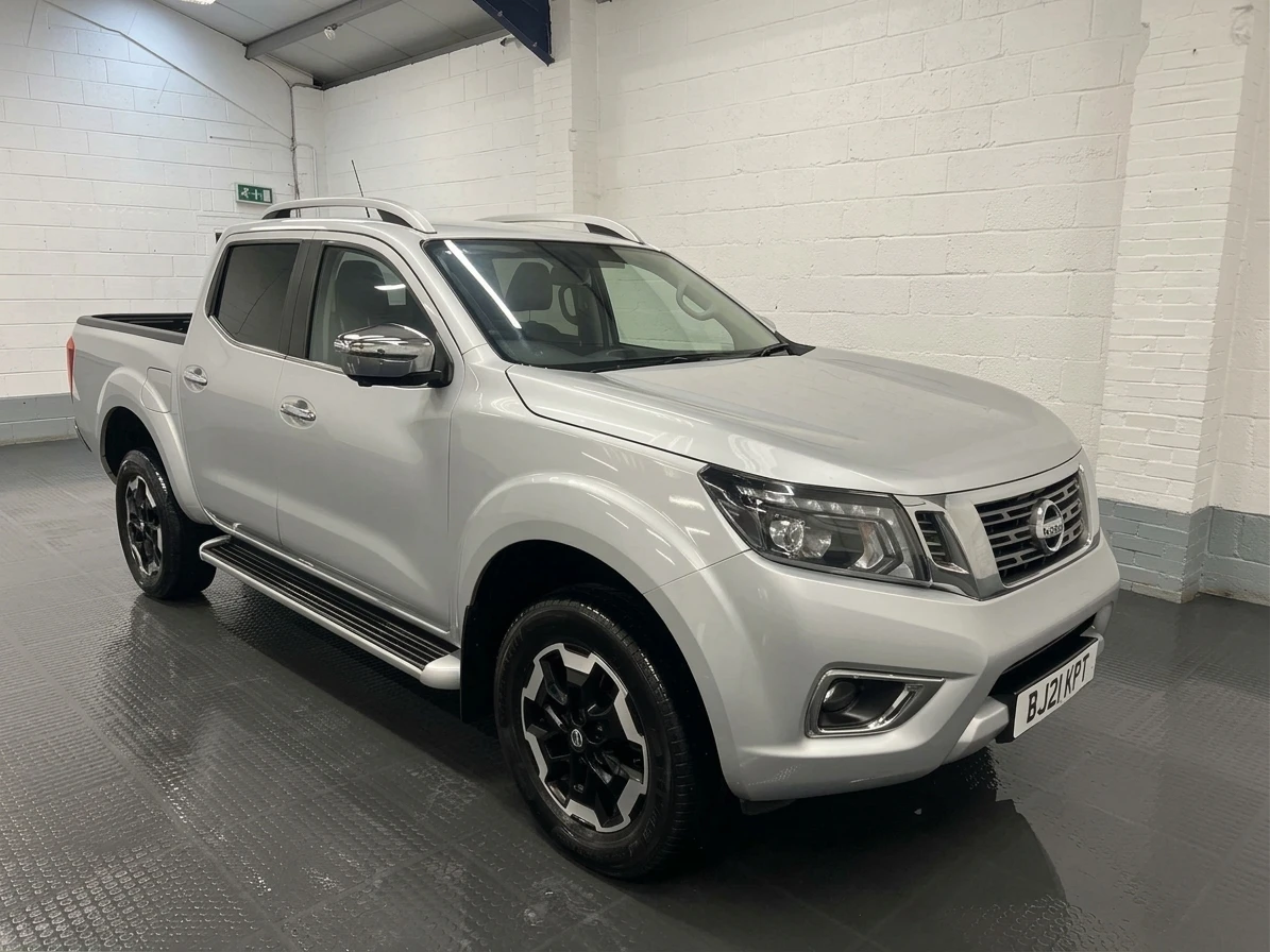 2021 Nissan Navara Double Cab PickUp Van — front three-quarter view