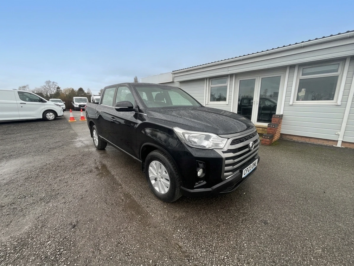 2023 SsangYong Musso Double Cab PickUp Van — front three-quarter view