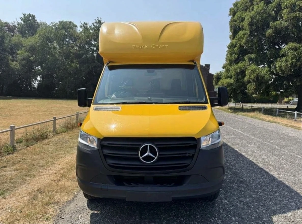 2020 Mercedes-Benz Sprinter Luton Box Van — front view