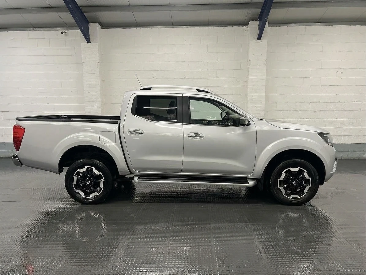 2021 Nissan Navara Double Cab PickUp Van — side view