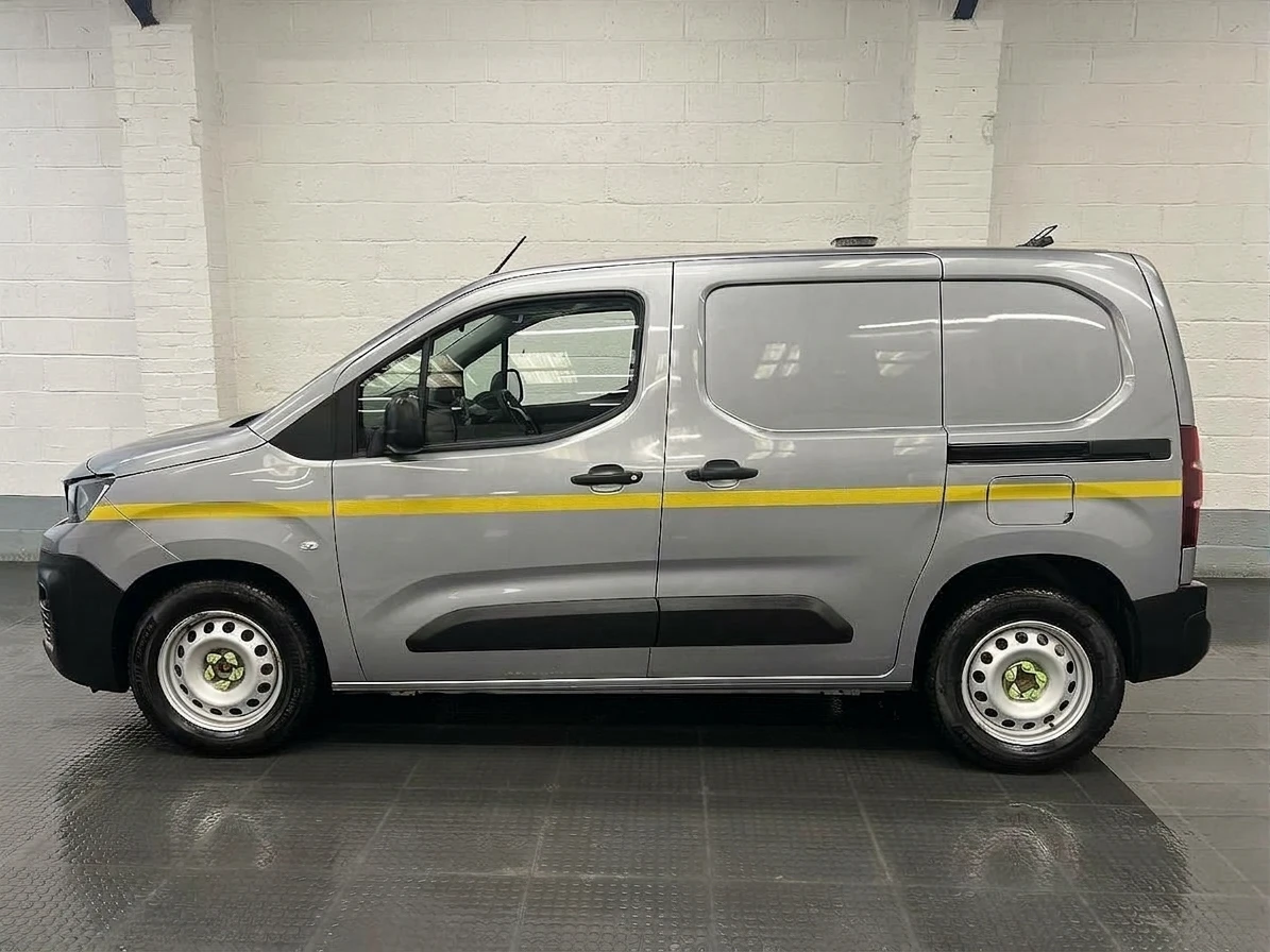 2020 Peugeot Partner Panel Van — side view