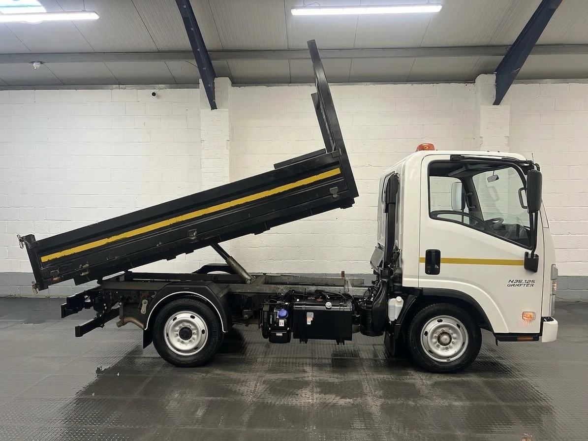 2023 Isuzu Grafter Tipper Van — side view