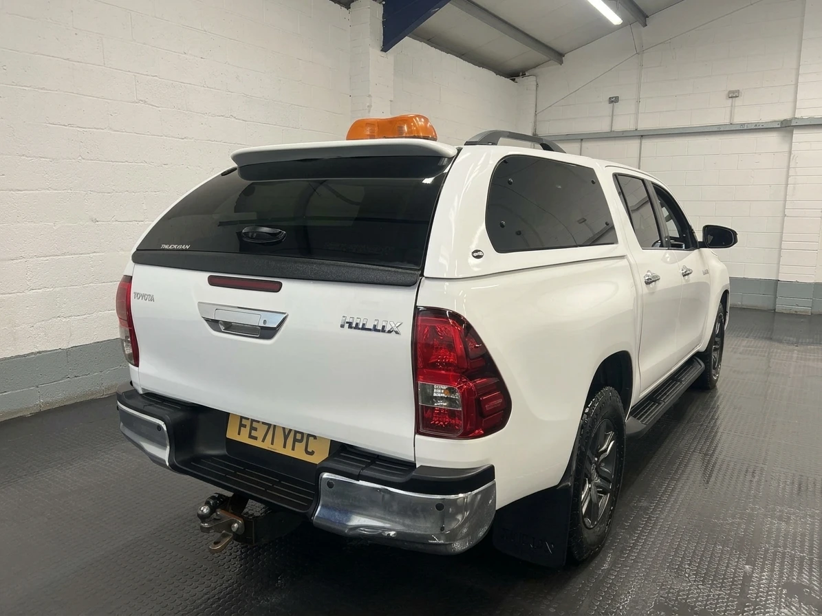 2021 Toyota Hilux Double Cab PickUp Van — rear three-quarter view