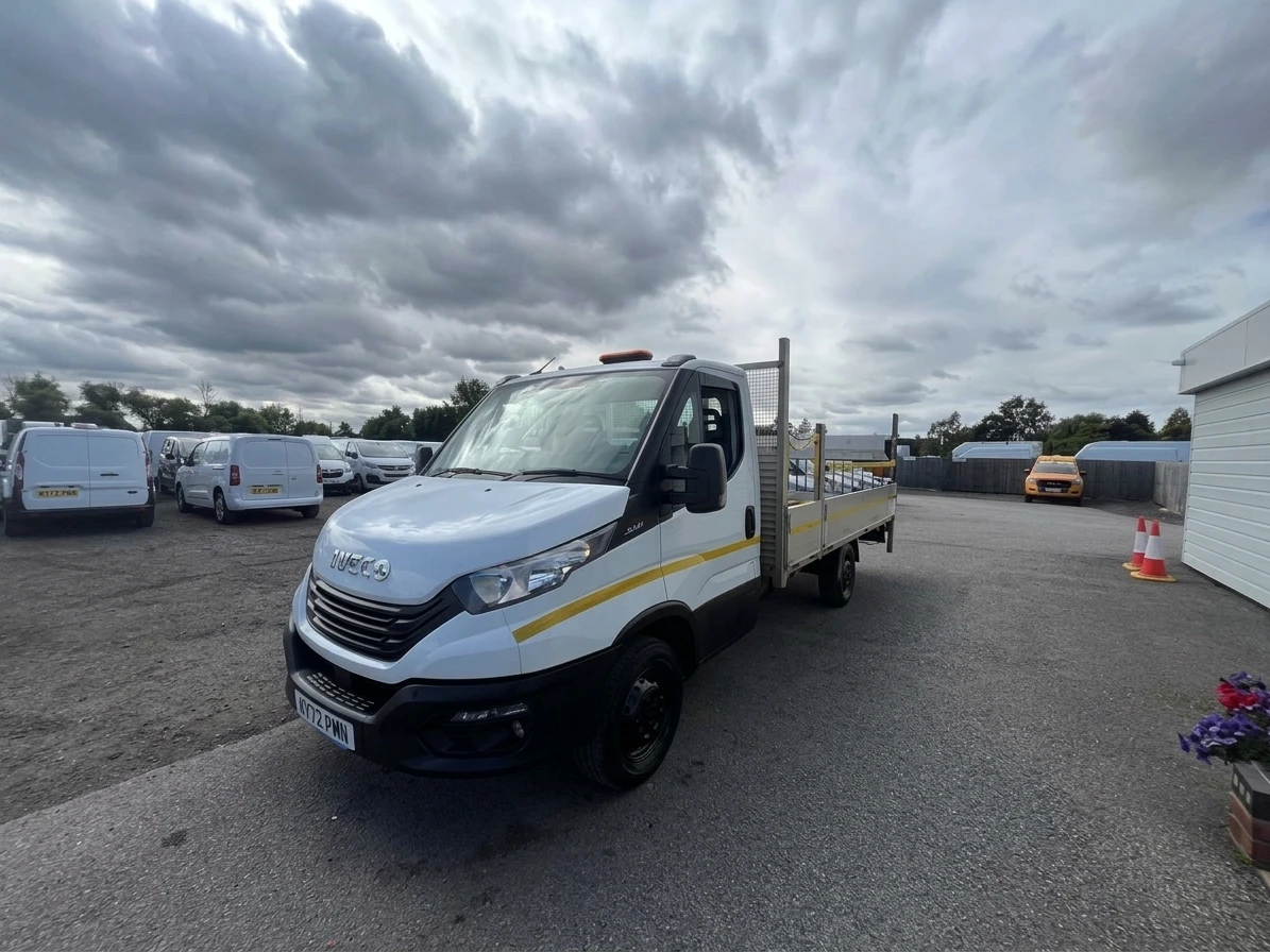 2023 Iveco Daily Dropside Van — front three-quarter view