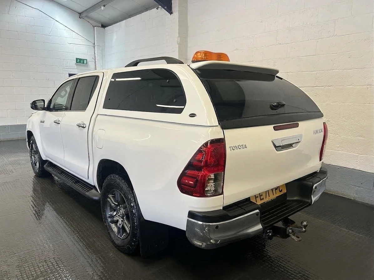 2021 Toyota Hilux Double Cab PickUp Van — rear three-quarter view
