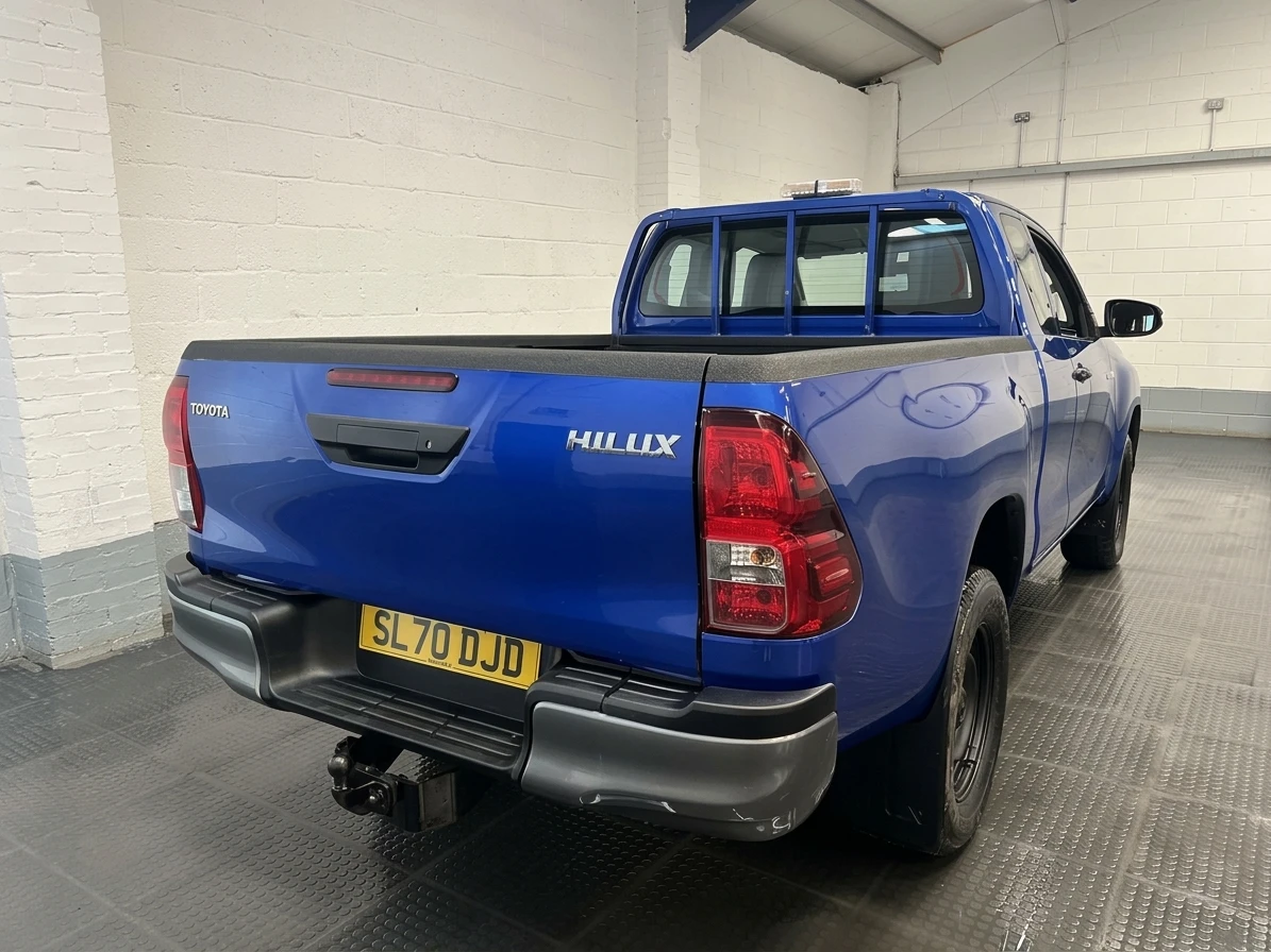 2020 Toyota Hilux Double Cab PickUp Van — rear three-quarter view