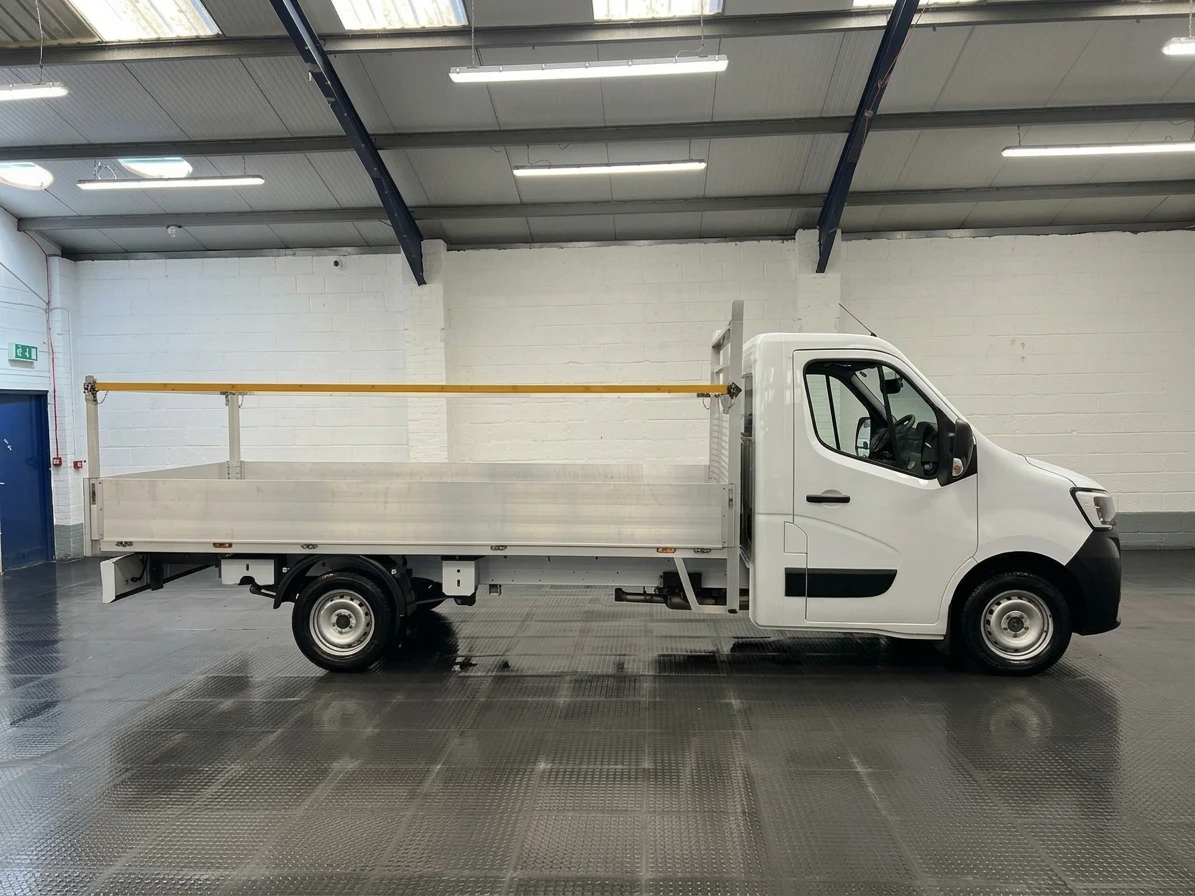 2023 Renault Master Dropside Van — side view