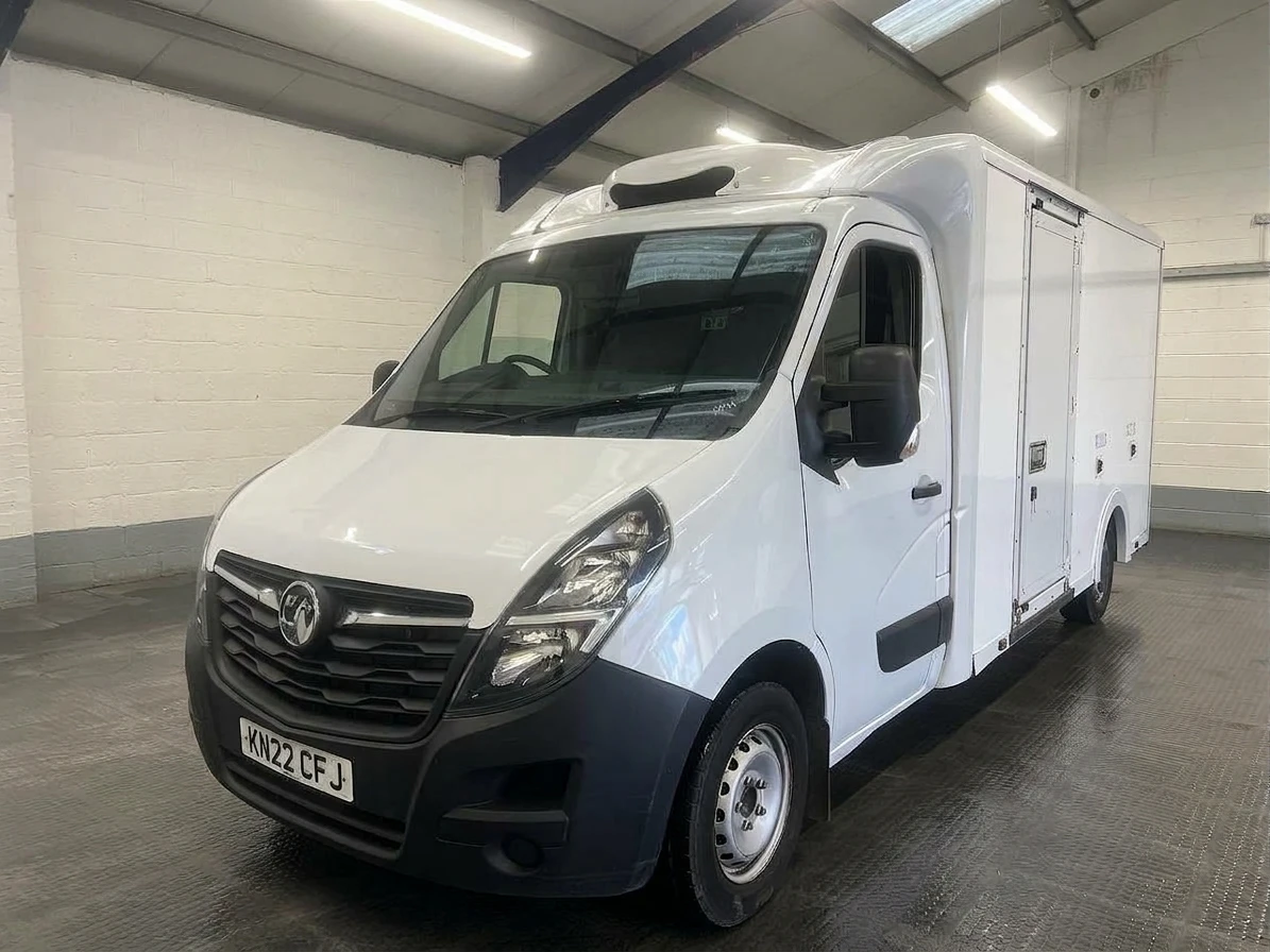 2022 Vauxhall Movano Luton Low Loader Van — front three-quarter view