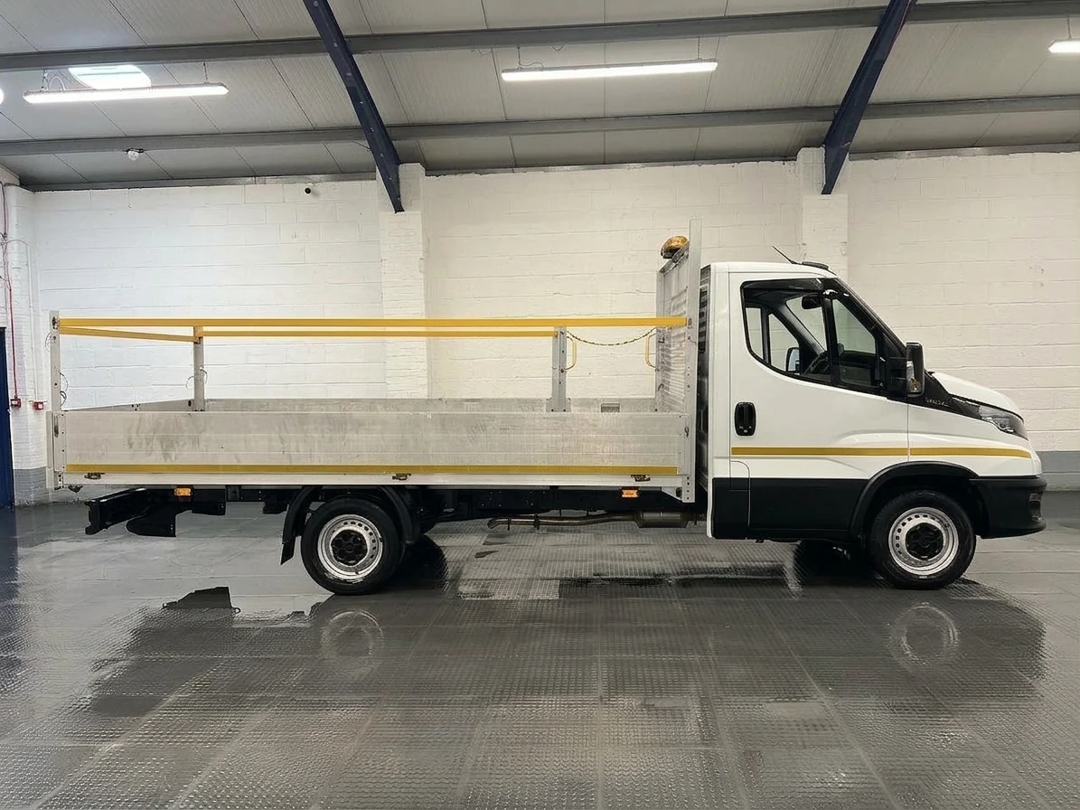 2023 Iveco Daily Dropside Van — side view