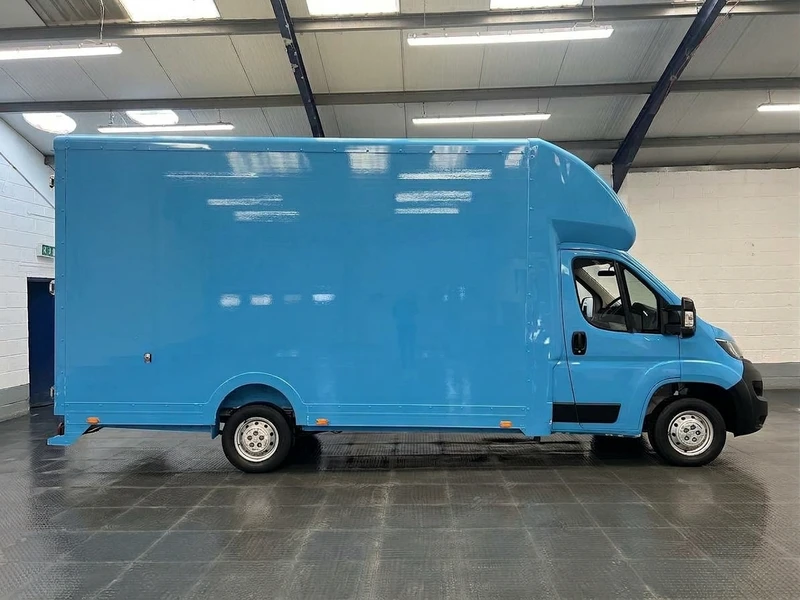 2023 Peugeot Boxer Luton Low Loader Van — side view