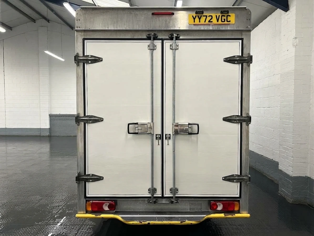 2022 Renault Trafic Luton Low Loader Van — rear view