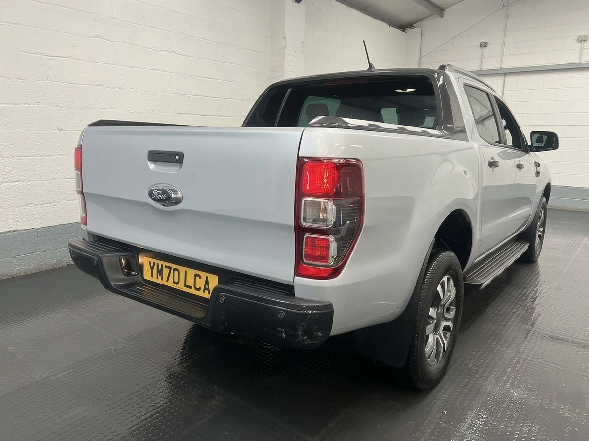 2020 Ford Ranger Double Cab PickUp Van — rear three-quarter view