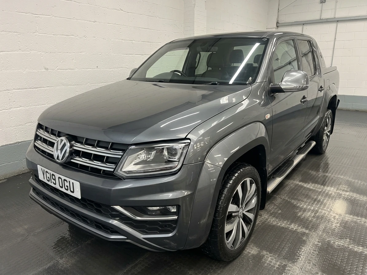 2019 Volkswagen Amarok Double Cab PickUp Van — front three-quarter view