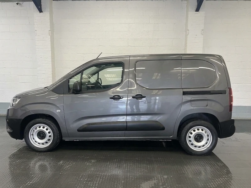 2022 Toyota Proace City Panel Van — side view