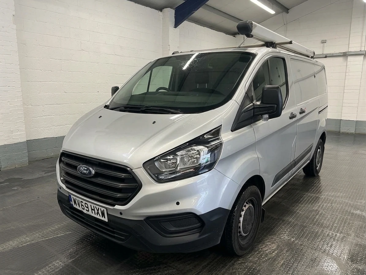2019 Ford Transit Custom Panel Van — front three-quarter view