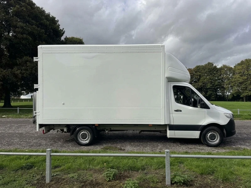 2020 Mercedes-Benz Sprinter CurtainSider Van — side view