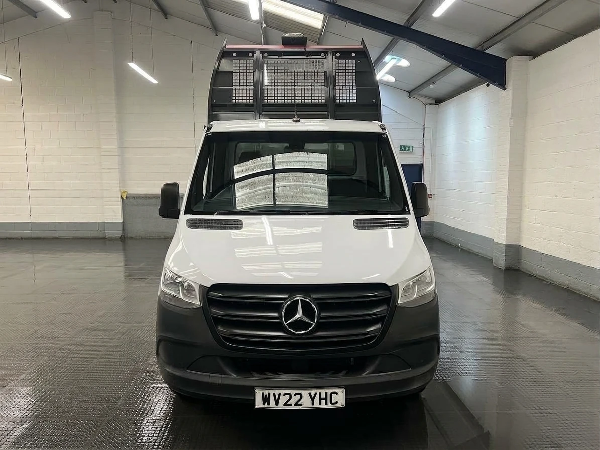 2022 Mercedes-Benz Sprinter Tipper Van — front view