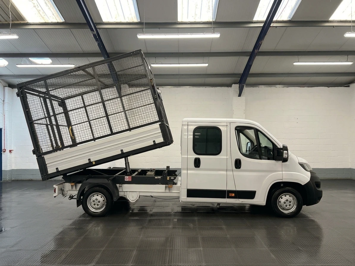 2021 Peugeot Boxer Double Cab Tipper Van — side view