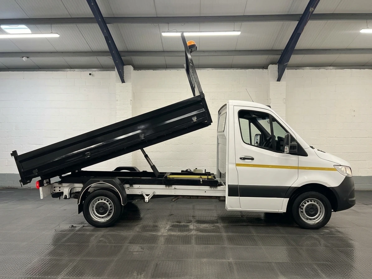 2021 Mercedes-Benz Sprinter Tipper Van — side view