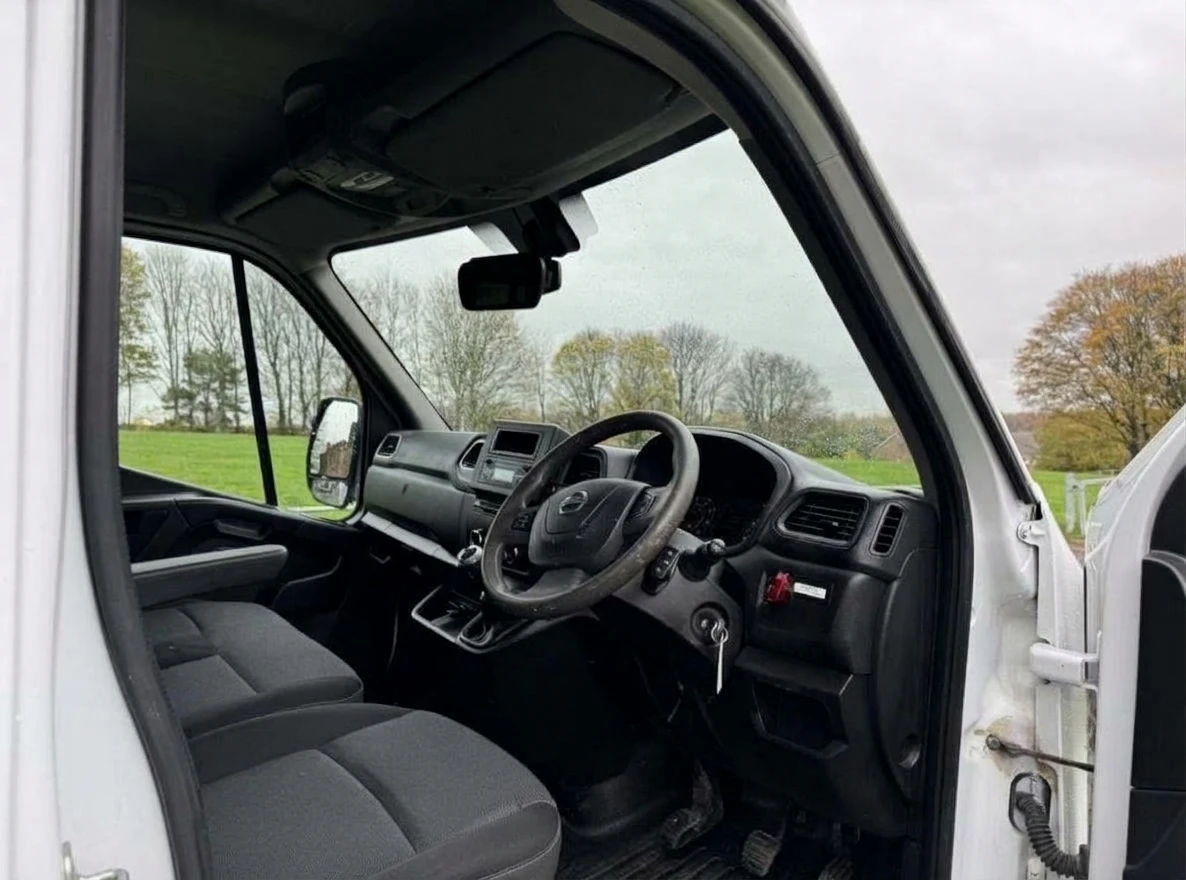 2021 Nissan NV400 Luton Box Van — cab interior
