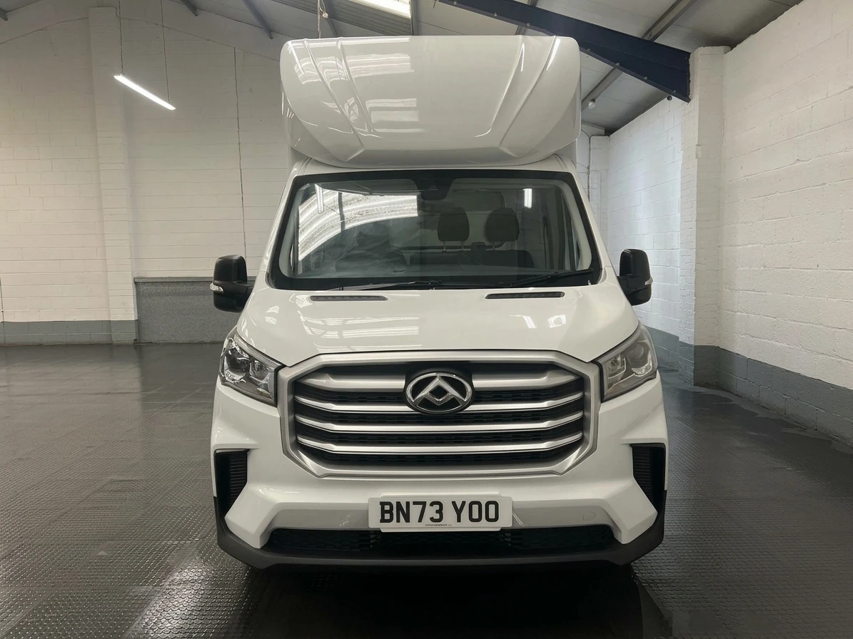 2024 Maxus Deliver 9 Luton Box Van — front view