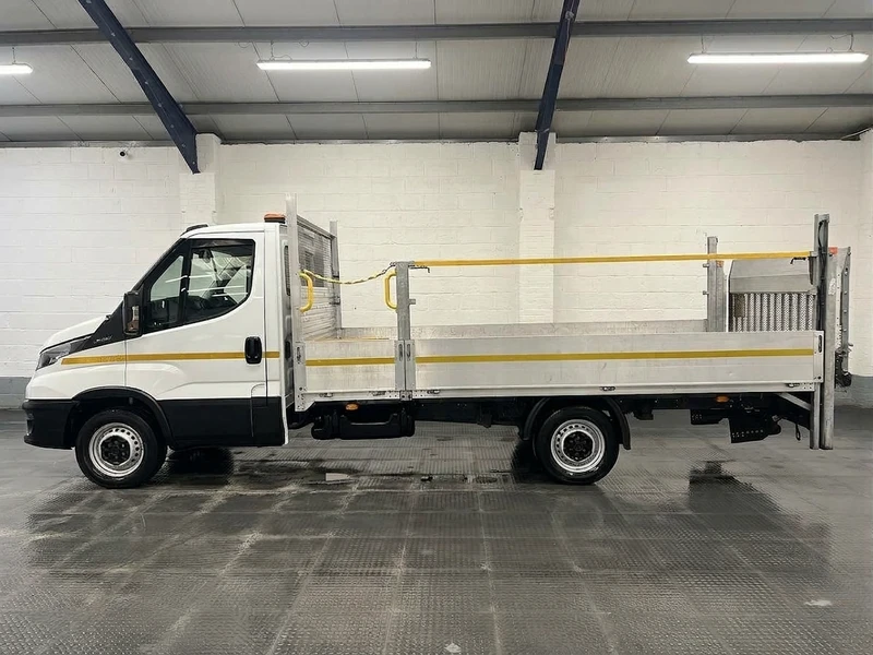 2023 Iveco Daily Dropside Van — side view