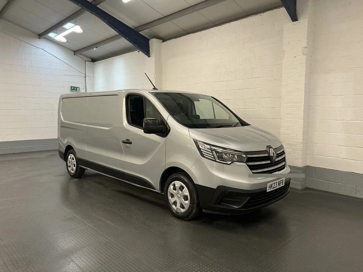 2023 Renault Trafic Panel Van — front three-quarter view