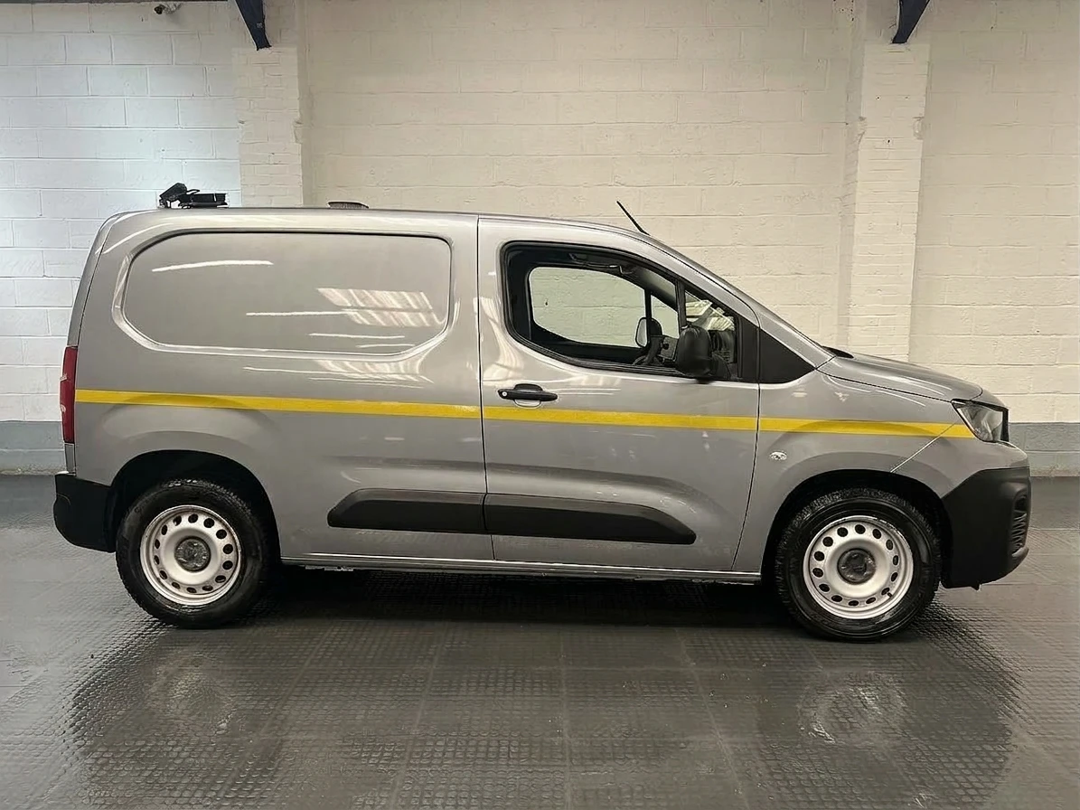 2020 Peugeot Partner Panel Van — side view