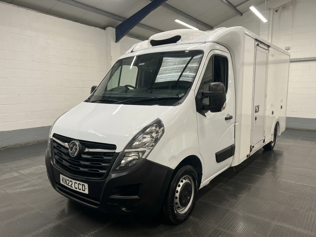 2022 Vauxhall Movano Luton Low Loader Van — front three-quarter view